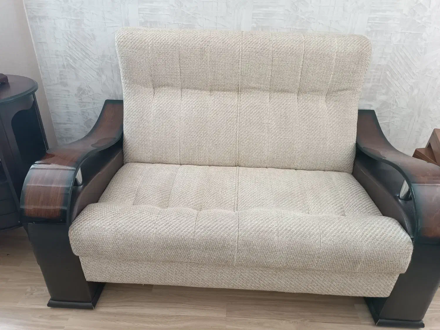 فروش مبل هفت نفره و ۸ عدد صندلی ناهاری|مبلمان خانگی و میز عسلی|شیراز, شهرک بهشتی|دیوار