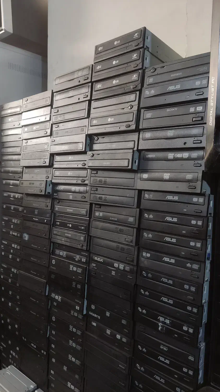 طرح معاوضه دی وی دی رایتر با سی دی رایتر ها|قطعات و لوازم جانبی رایانه|کرج, مصباح|دیوار