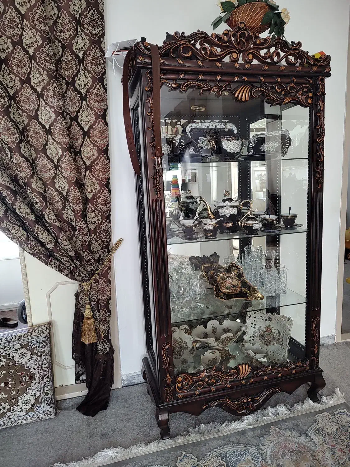 گنجه چوبی|بوفه، ویترین، کنسول|تربتحیدریه, شهرک ولیعصر|دیوار