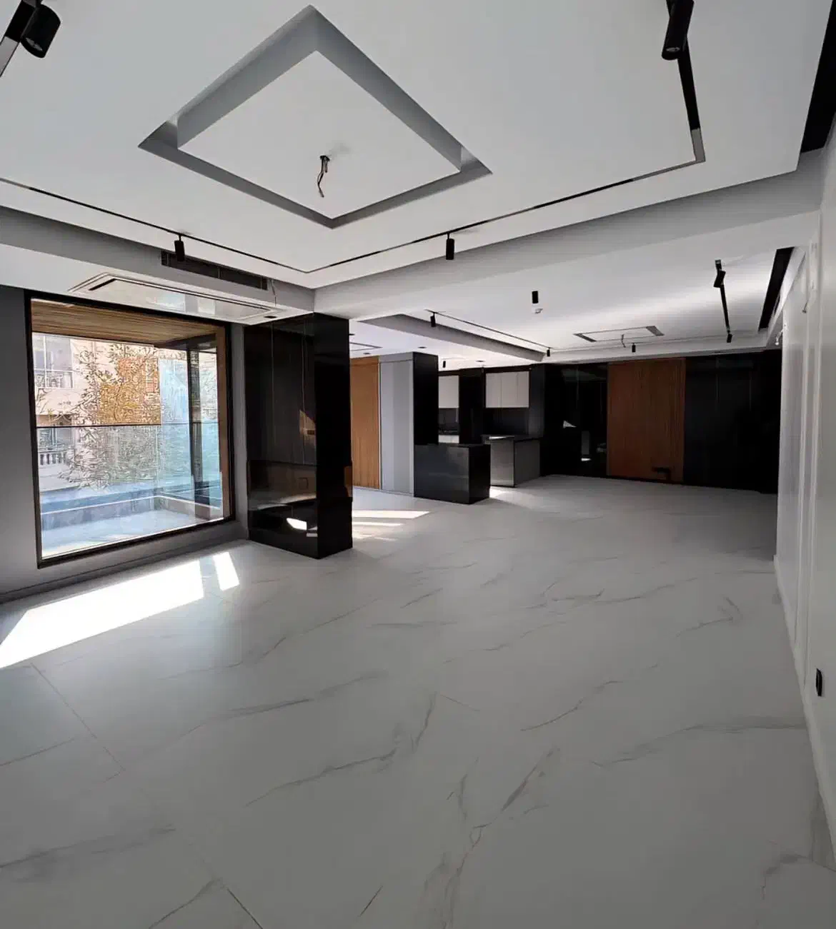 ۱۷۰ متر / تاپ لوکیشن / مشاعات آبی