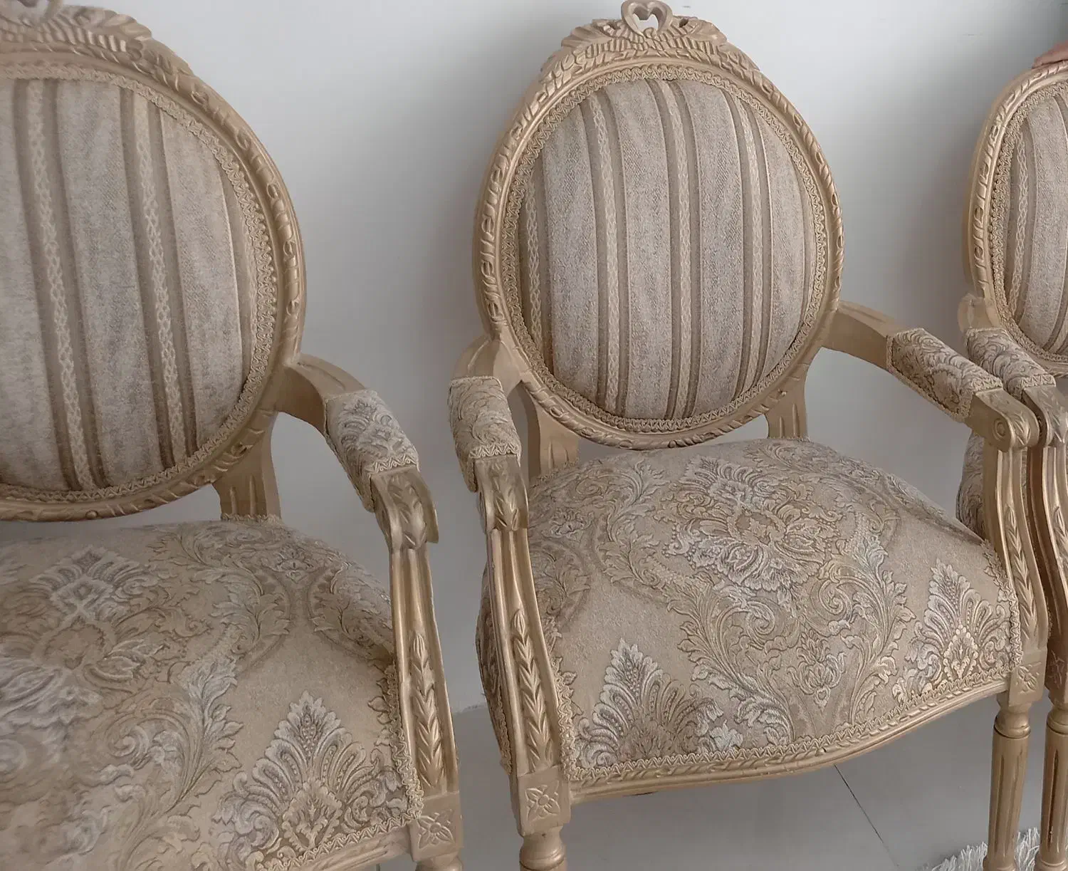 مبل هفت نفره کلاسیک با عسلی بزرگ|مبلمان خانگی و میز عسلی|کرمانشاه, |دیوار