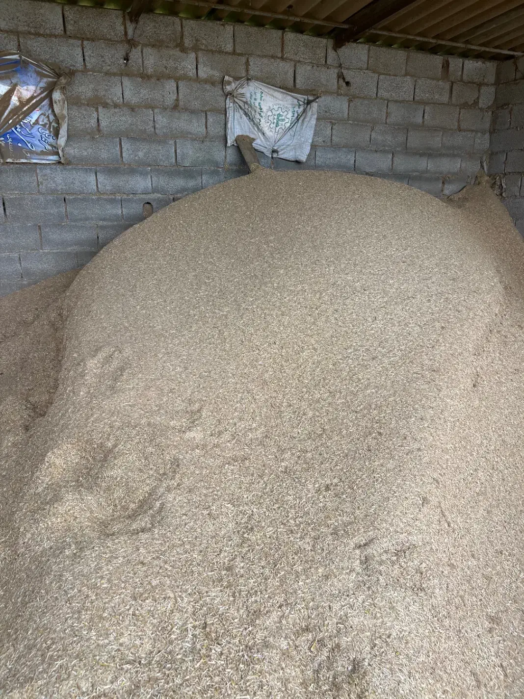 کاه کوبیده گندم|لوازم جانبی حیوانات|سیمین شهر, |دیوار