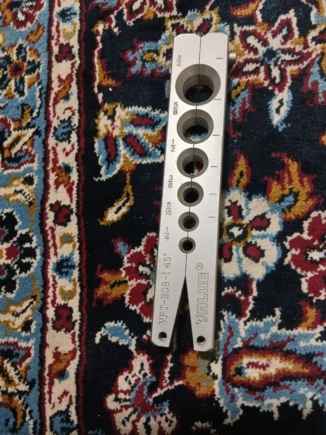 فروشی ابزار کار|ابزارآلات|گزیک, |دیوار