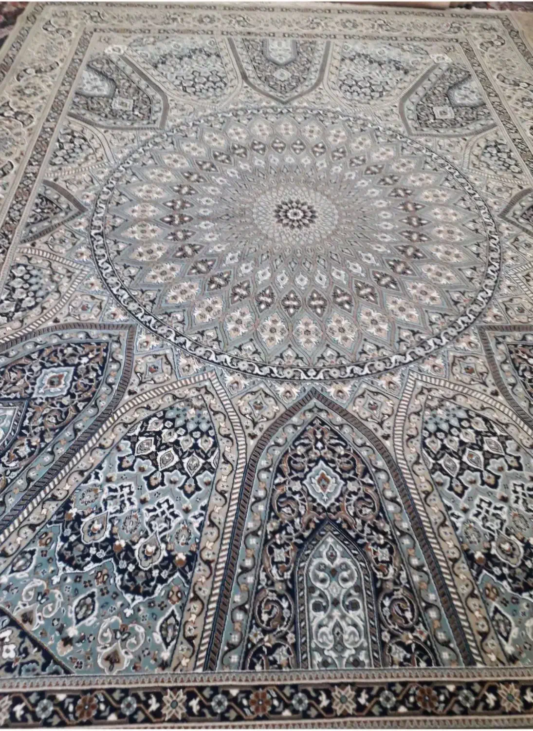 تعدادی فرش ۱۲ متری سالم و در حد|فرش|اردبیل, |دیوار