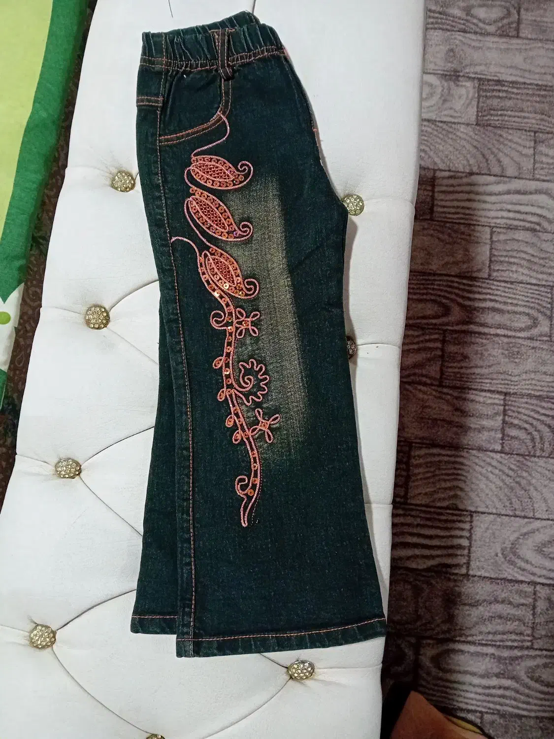 لباس|لباس|فولادشهر, B7|دیوار