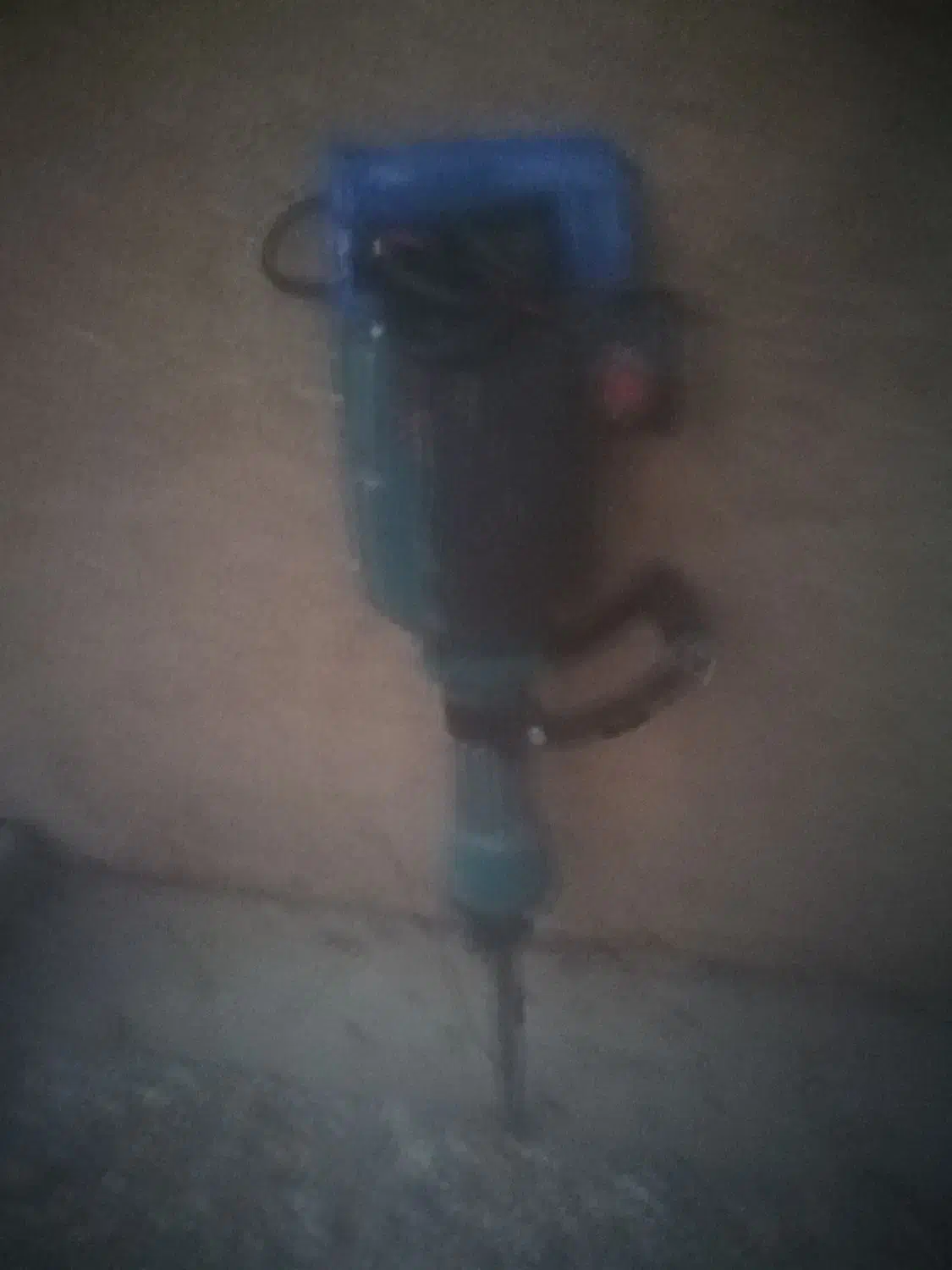 یه دستگاه پیکور 17 کیلوی. بوش|ابزارآلات|شیراز, سلطان آباد|دیوار