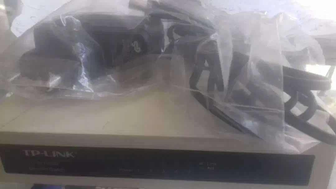 هاب سویچ شبکه تی پی لینک 5 پورت|مودم و تجهیزات شبکه|نیشابور, امام|دیوار