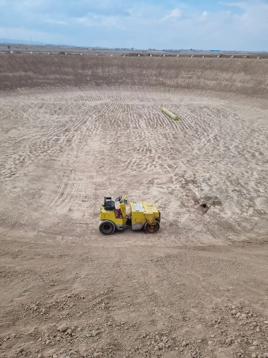 آسفالت زیرسازی اجاره دستگاه غلطک فینیشر|خدمات پیشه و مهارت|مشهد, عبادی|دیوار