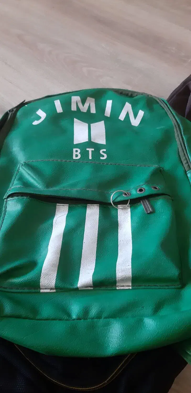 ۳عدد کیف همش یجا فروخته میشه|کیف، کفش، کمربند|خوی, |دیوار