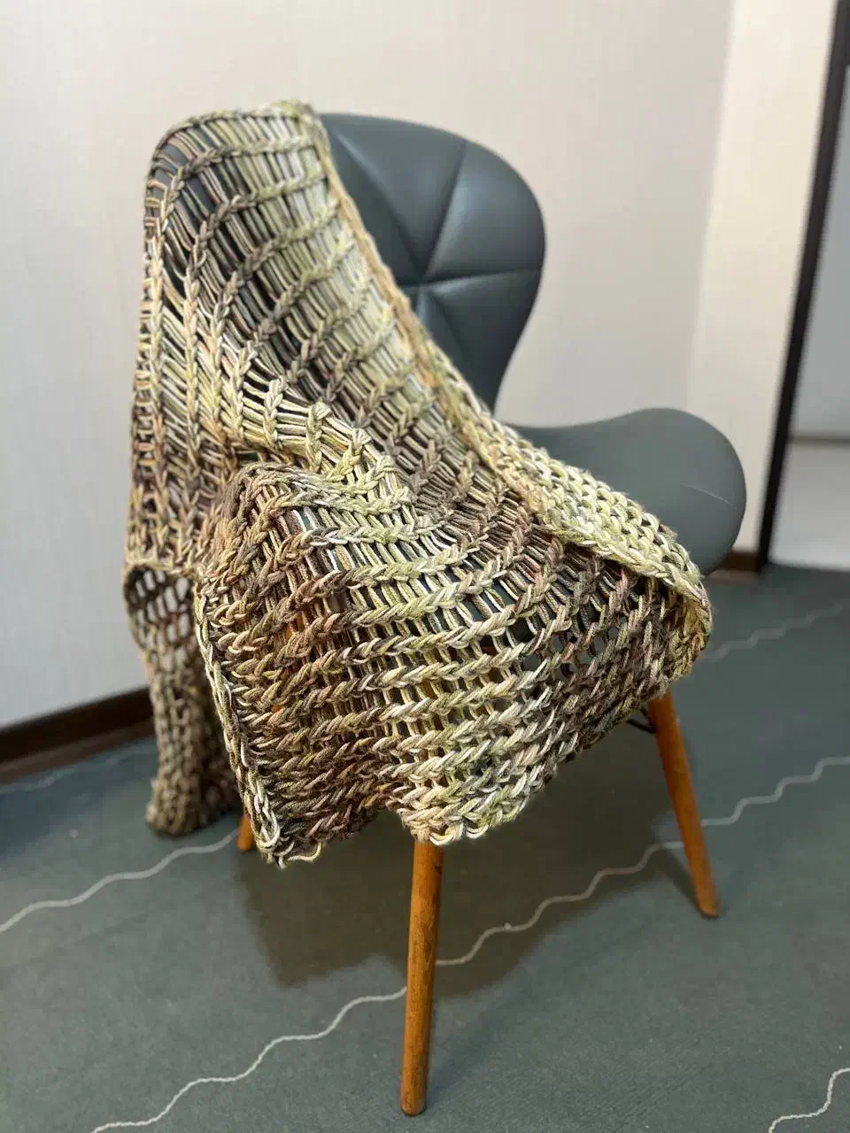 میز تحریر و صندلی|میز تحریر و کامپیوتر|صدرا-فارس, فاز ۱|دیوار