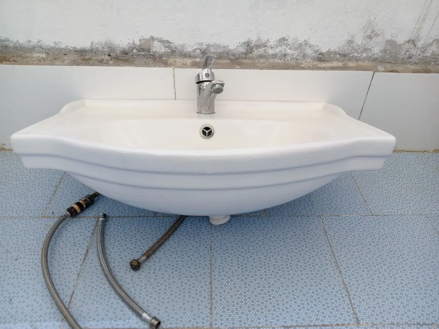 روشور تمیز و مرتب همراه با شیر|لوازم سرویس بهداشتی|گلبهار, شهر جدید گلبهار|دیوار