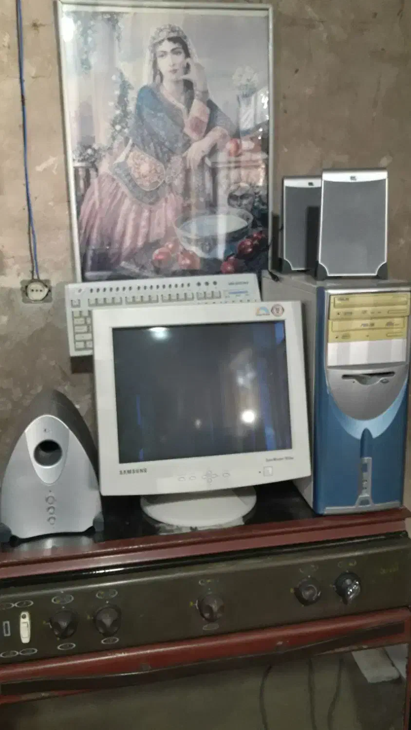 کامپیوتر در حد نو|رایانه رومیزی|خوی, |دیوار