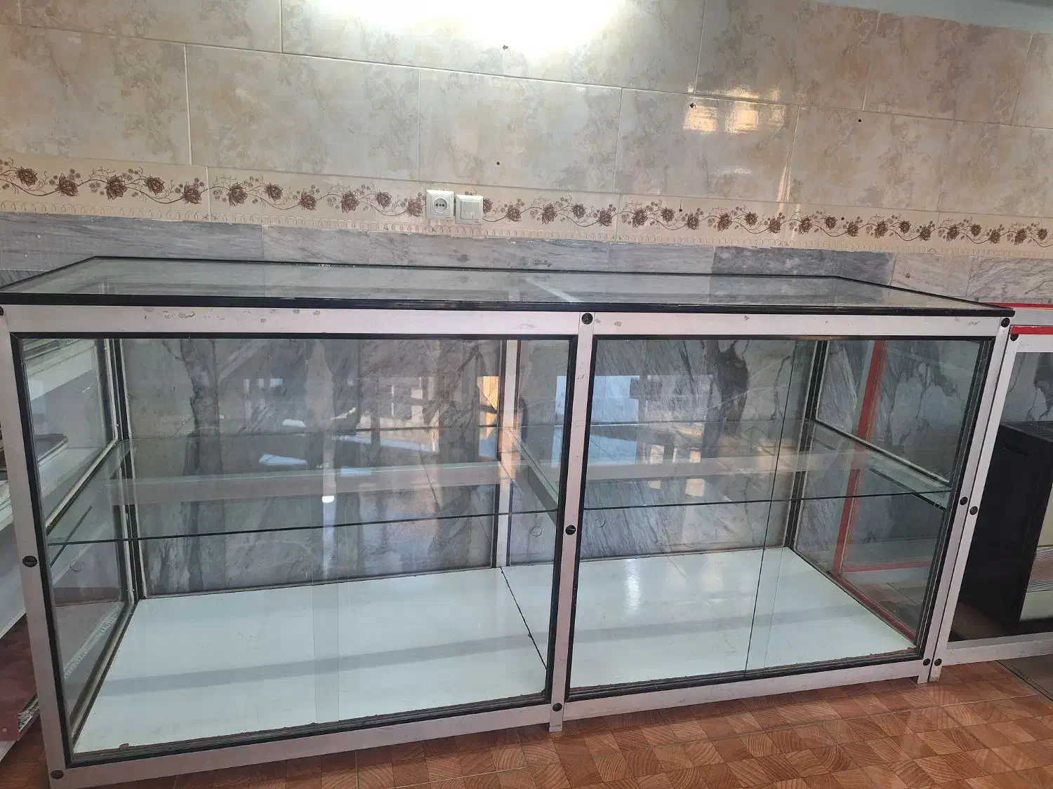 میز الومینیومی کار ام دی اف|فروشگاه و مغازه|زنجان, |دیوار