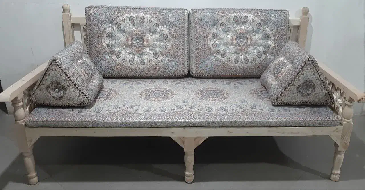 شاه نشین پرنیان|پشتی|قم, نیروگاه|دیوار