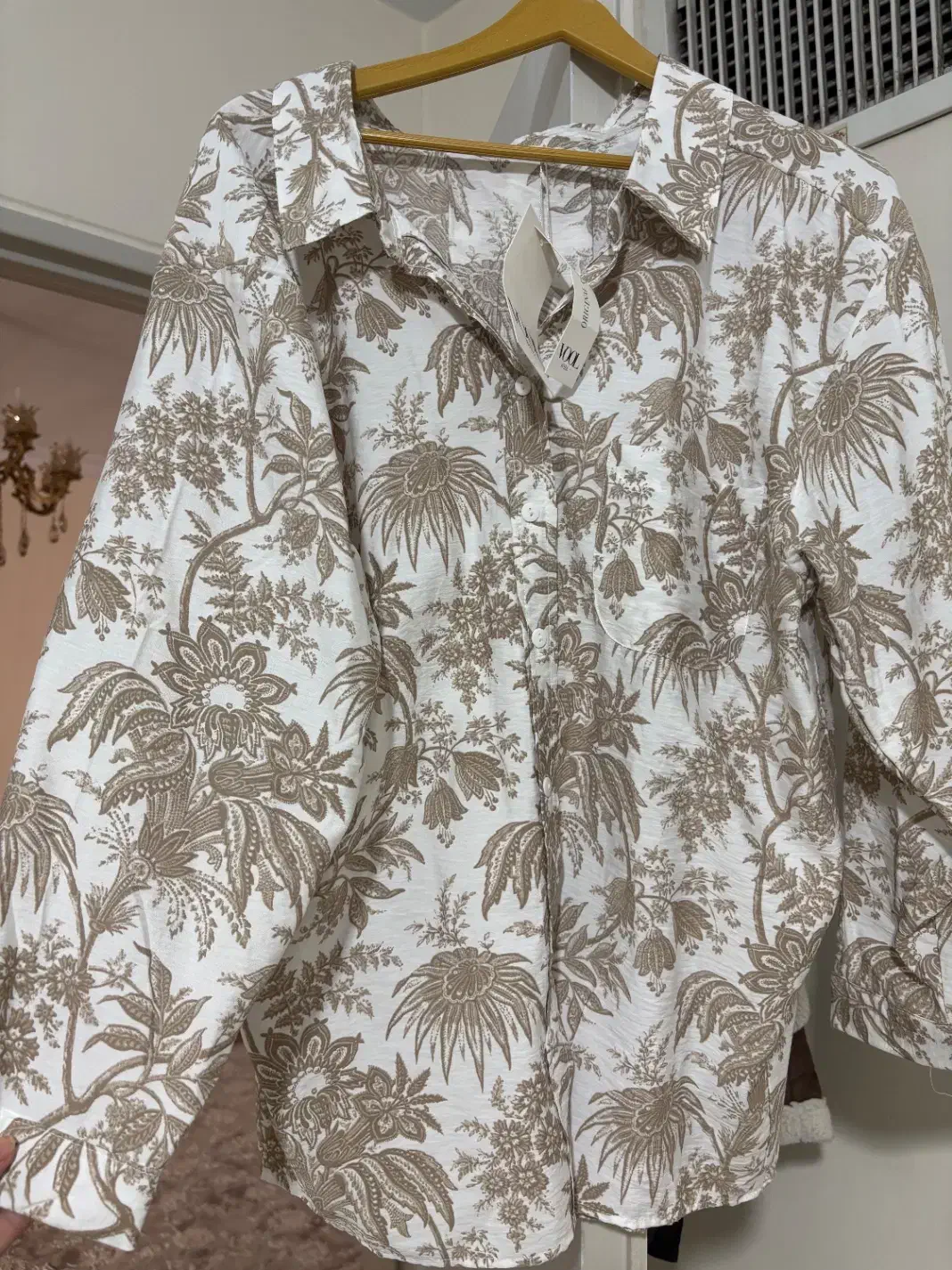 مانتو خارجی|لباس|فردیس, منظریه|دیوار