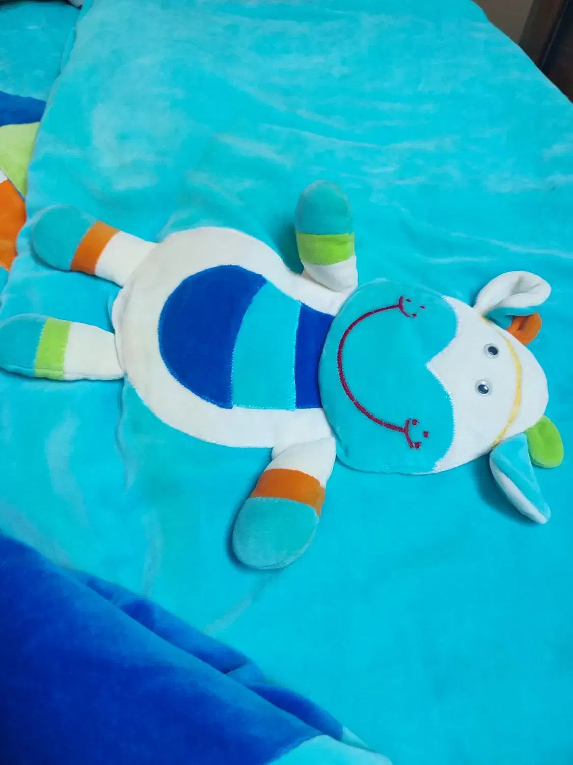 روتختی همراه با محافظ تخت سیسمونی  ترک طرح برجسته|سرویس روتختی|اصفهان, جلفا|دیوار