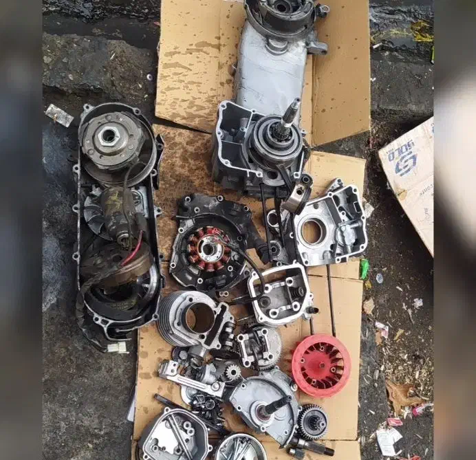 تعمیر و سرویس موتور های کلیک ایروکس پذیرفته میشود|خدمات پیشه و مهارت|قائن, |دیوار