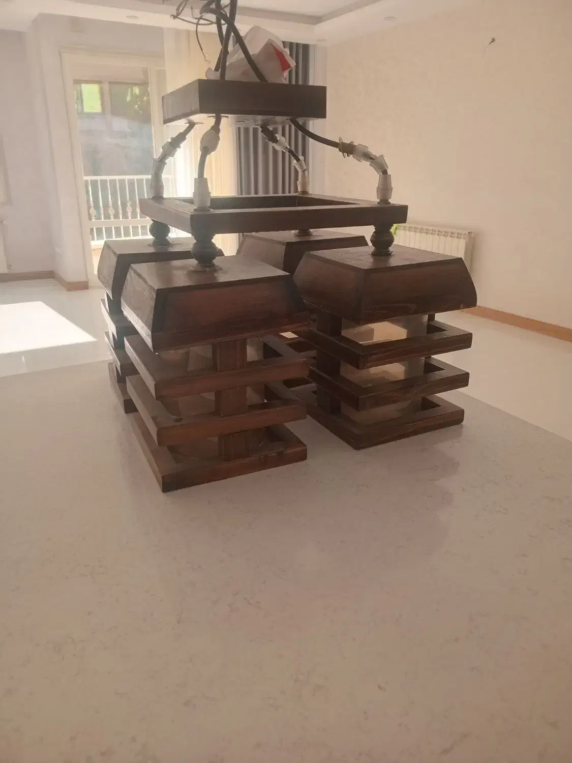 لوستر چهار شاخه|لوستر و چراغ آویز|اصفهان, خانه اصفهان|دیوار