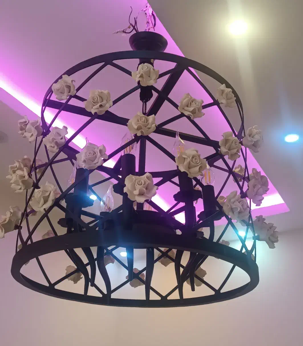 لوستر کلاسیک در حد نو|لوستر و چراغ آویز|پرند, فاز ۶|دیوار