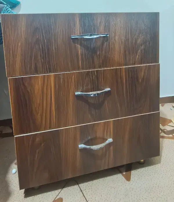 تجهیزات آرایشگاهی|آرایشگاه و سالن‌های زیبایی|برازجان, |دیوار