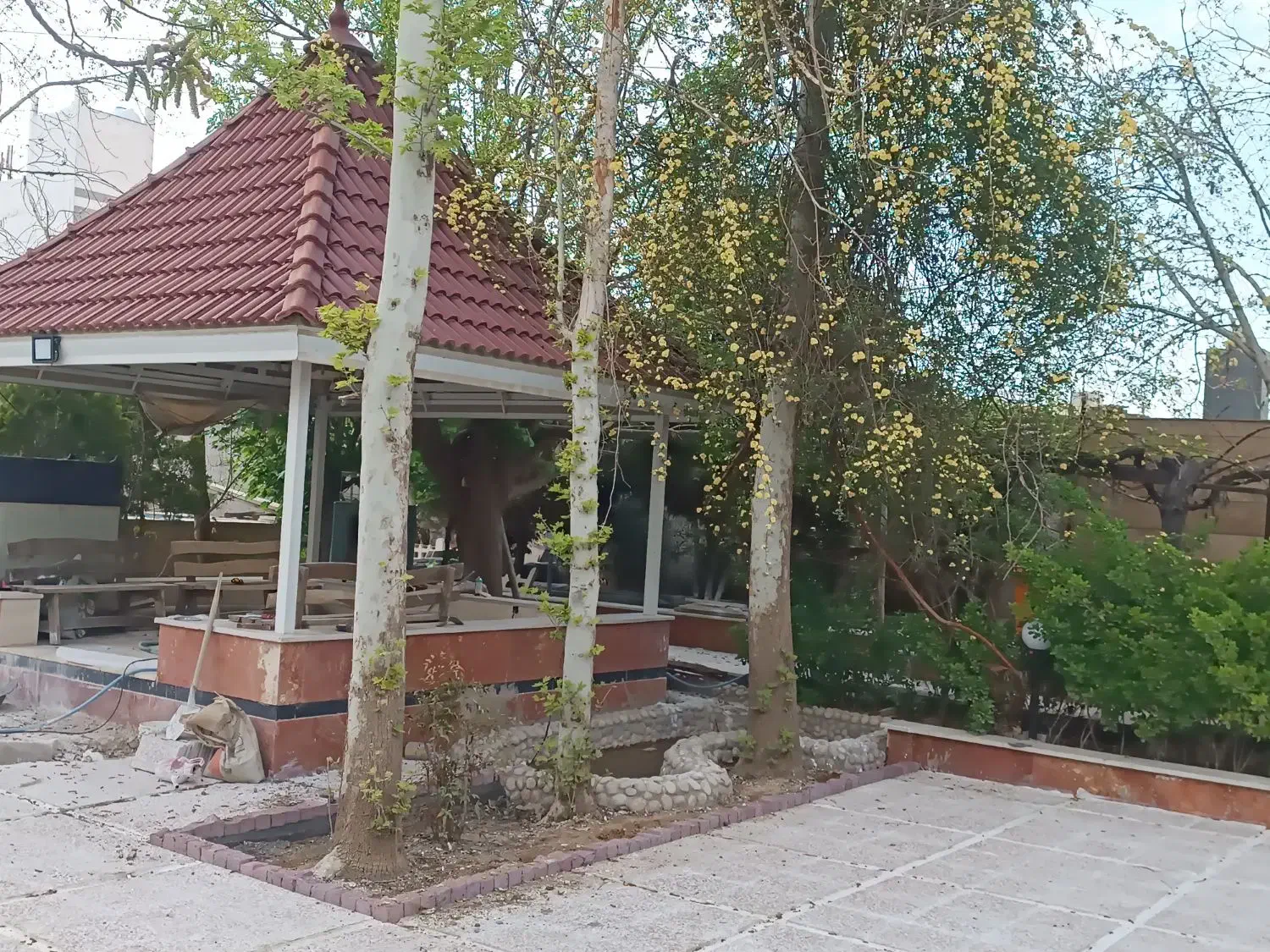 اجاره باغ گودگویم جهت سفره خانه وکافی شاپ باغی|اجارهٔ مغازه و غرفه|شیراز, گویم|دیوار