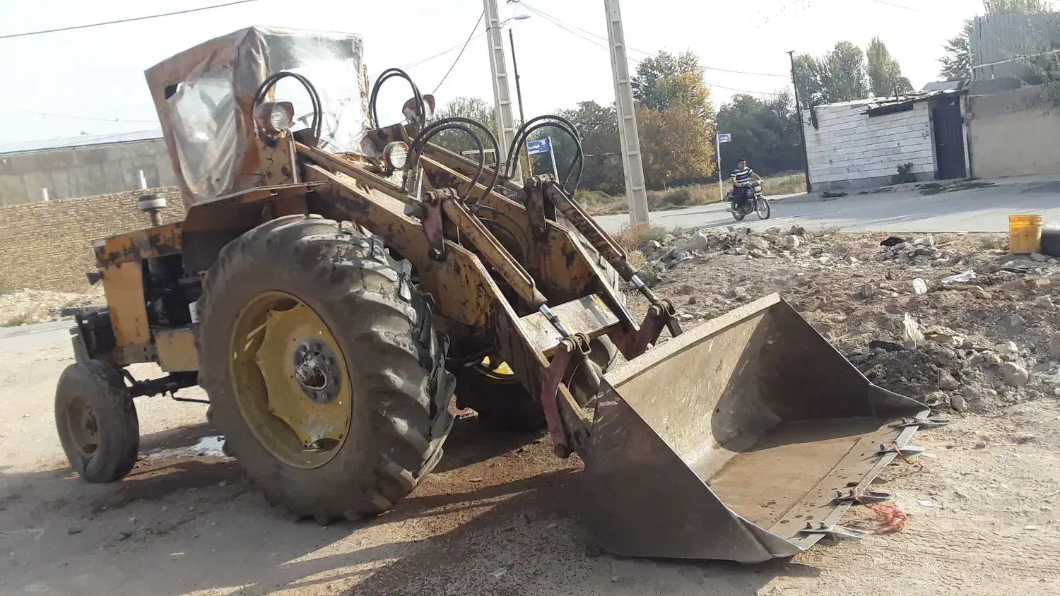 تراکتور رمانی بیل عقب|خودرو سنگین|اقبالیه, |دیوار