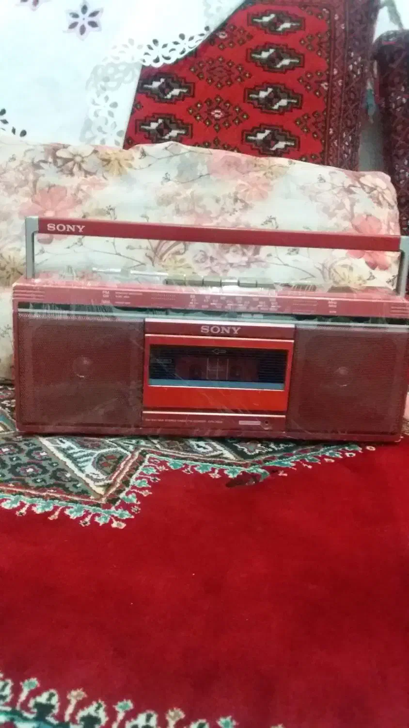 رادیو و ظبط صونی|کلکسیون اشیاء عتیقه|قدس, شهر‌قدس|دیوار