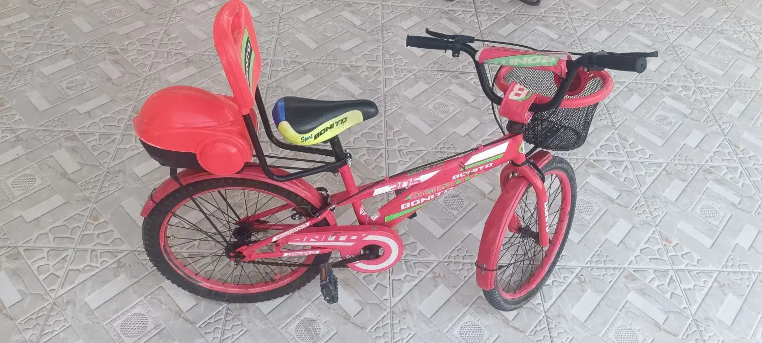 دوچرخه|دوچرخه، اسکیت، اسکوتر|جره و بالاده, |دیوار