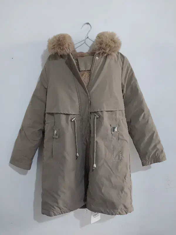 کاپشن|لباس|رشت, حمیدیان|دیوار