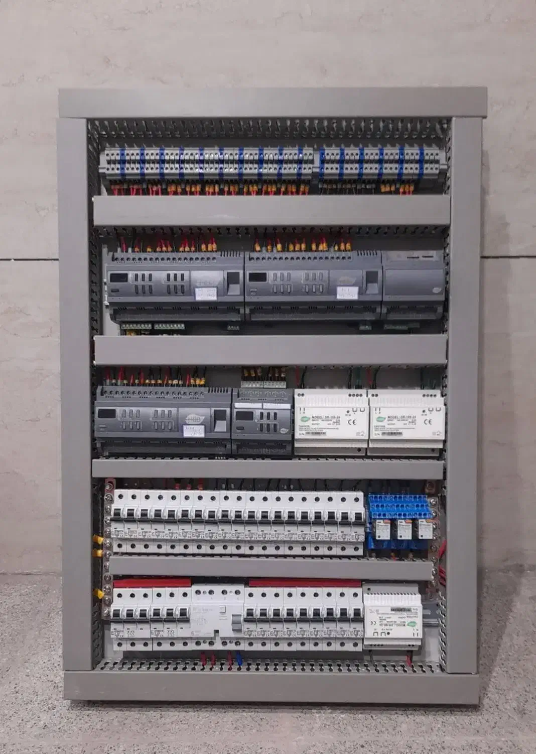 برقکار برقکش برقکاری برقکشی برق کار برق کشی|خدمات پیشه و مهارت|یزد, |دیوار