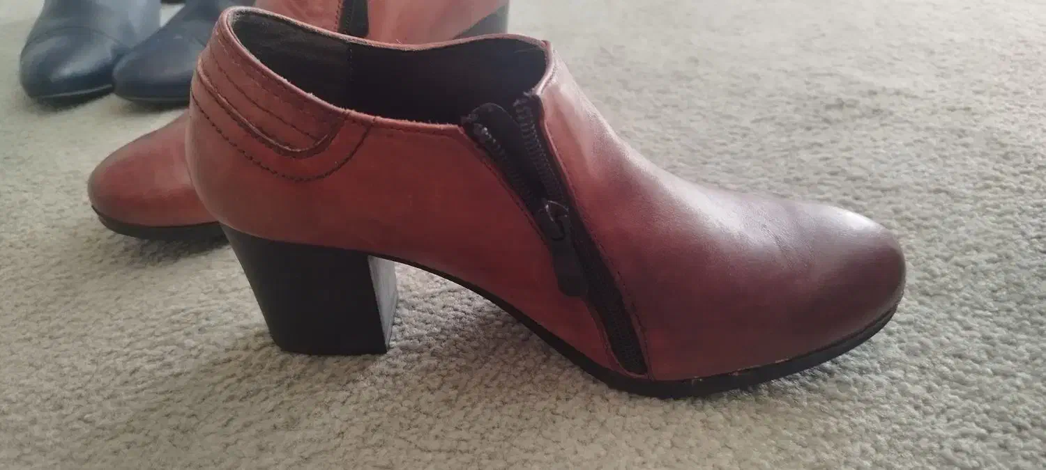 کفش چرم گاوی سایز ۳۹ در حد نو|کیف، کفش، کمربند|نظرآباد, احمد آباد|دیوار