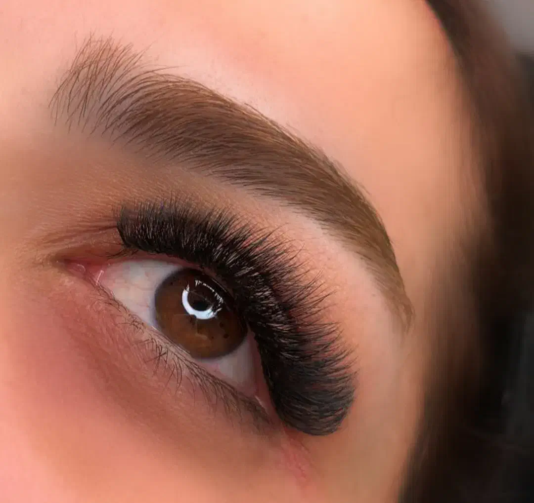 به یک مدل اکستنشن مژه ولیفت ابرونیازمندیم|خدمات آرایشگری و زیبایی|کاشان, فاز ۲ ناجی آباد|دیوار