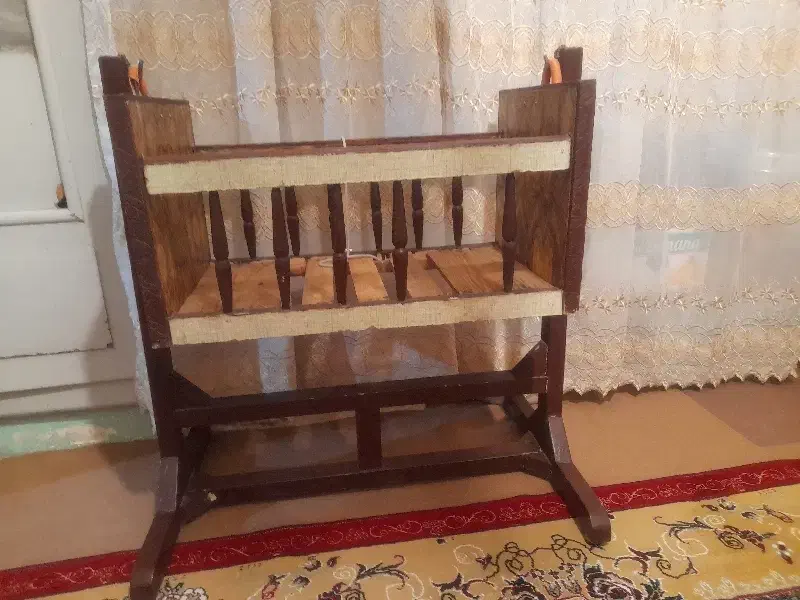 گهواره چوبی سالم است|اسباب و اثاث بچه|یزد, |دیوار