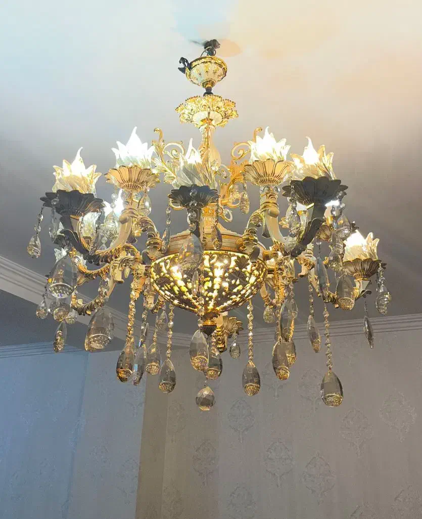 سه عدد لوستر برنز ، یک عدد ۱۵ شاخه دو عدد ۳ شاخه|لوستر و چراغ آویز|تبریز, |دیوار