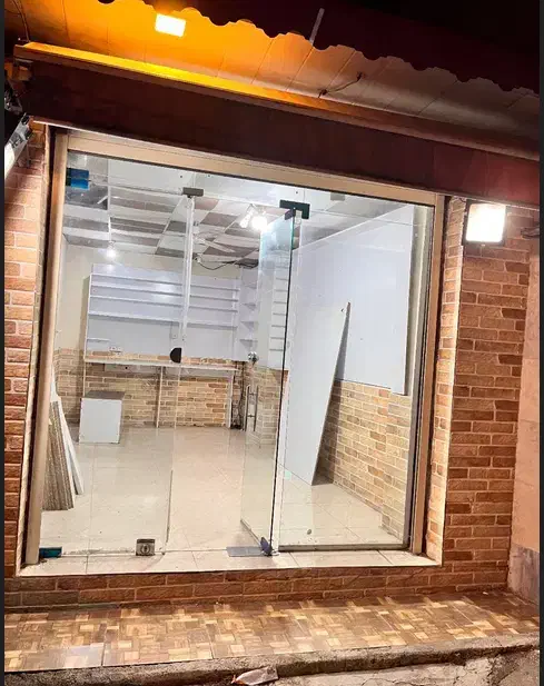 مغازه|اجارهٔ دفتر کار، اتاق اداری، مطب|رشت, امین الضرب|دیوار