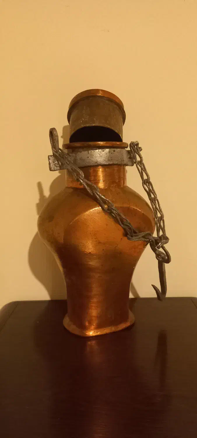 ظرف روغن مسی آنتیک|کلکسیون اشیاء عتیقه|ساری, |دیوار