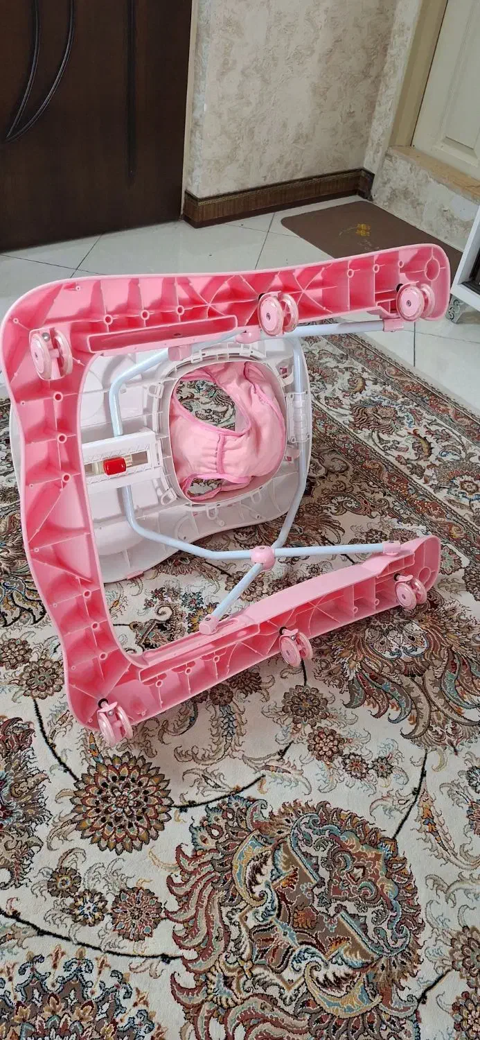 روروئک بی بی فورلایف|کالسکه و لوازم جانبی|ری, جوانمرد قصاب|دیوار