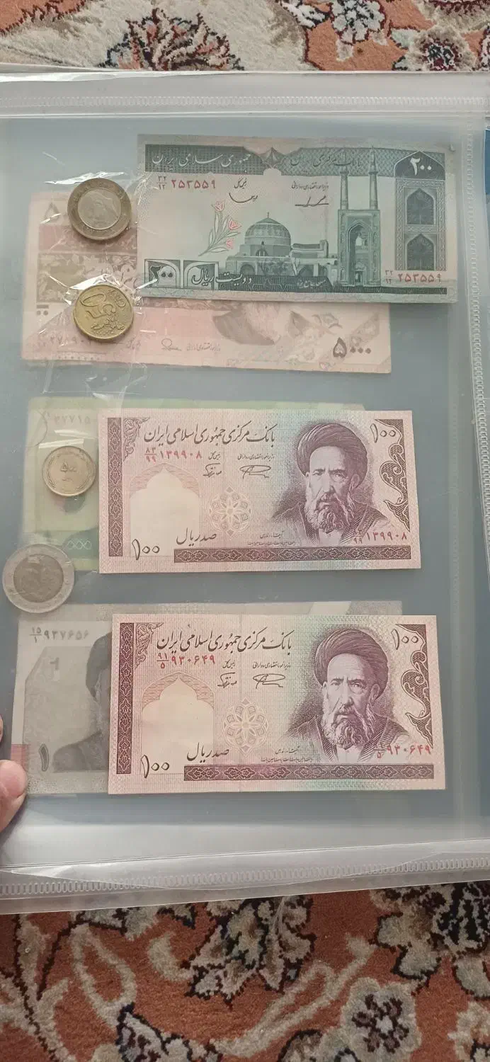 البوم کلکسیون پول|کلکسیون سکه، تمبر، اسکناس|فولادشهر, A3|دیوار