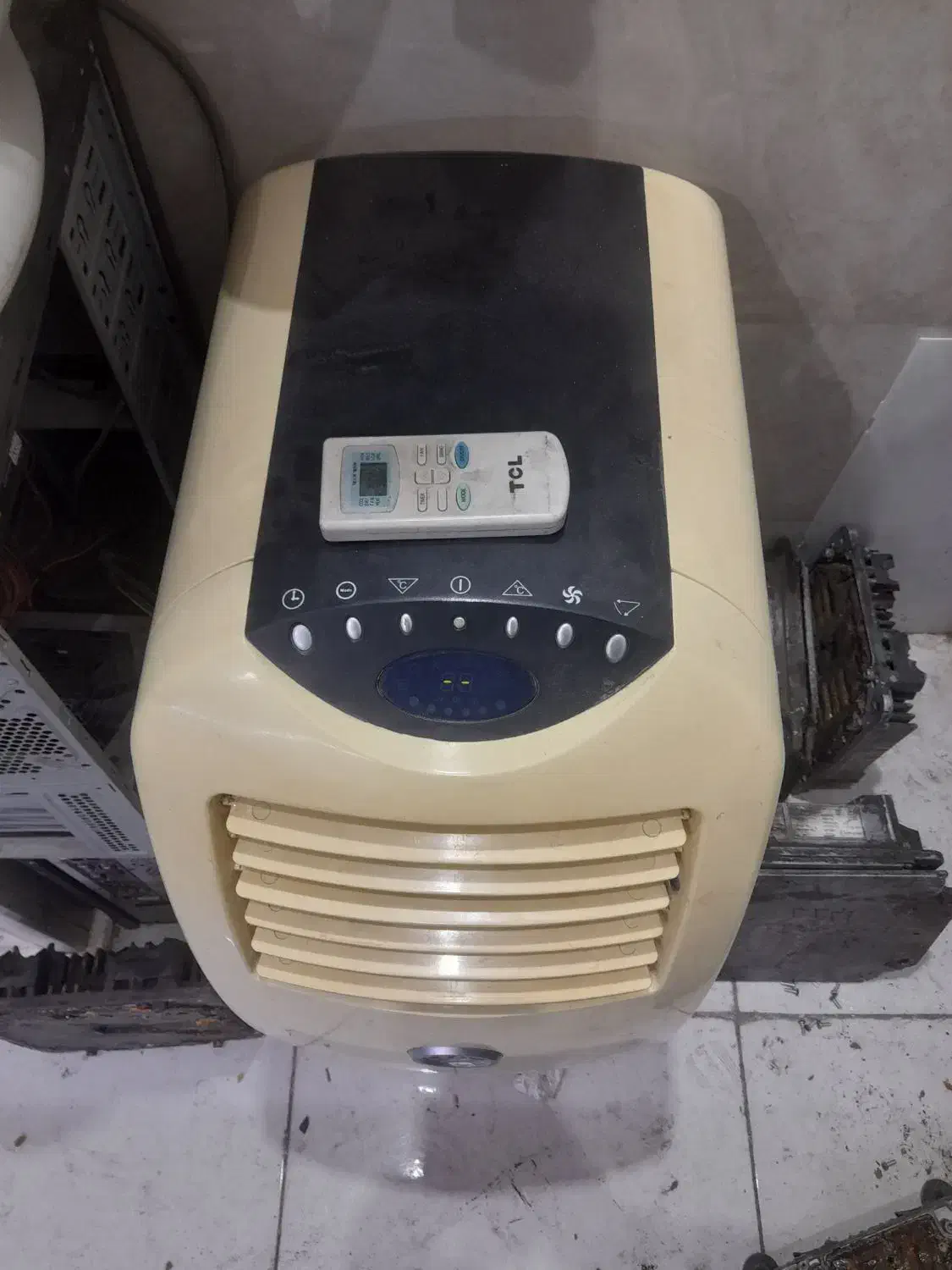 کولر پرتابل گرمایش وسرمایش سالم بدون ایراد|کولر گازی و فن‌کوئل|مشهد, ثامن|دیوار