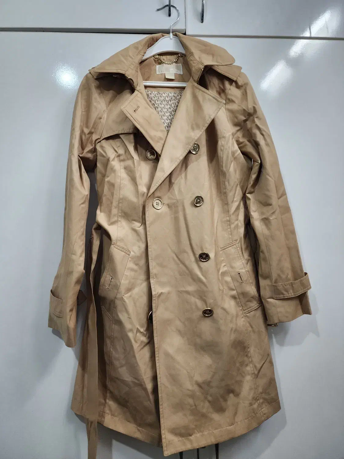 لباس|لباس|قم, آلوچو|دیوار