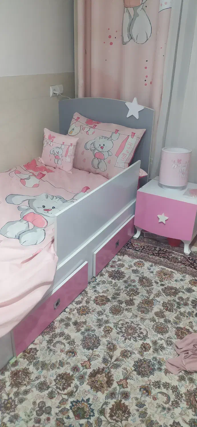 تخت کودک بدون تشک|تخت و صندلی بچه|میانه, |دیوار