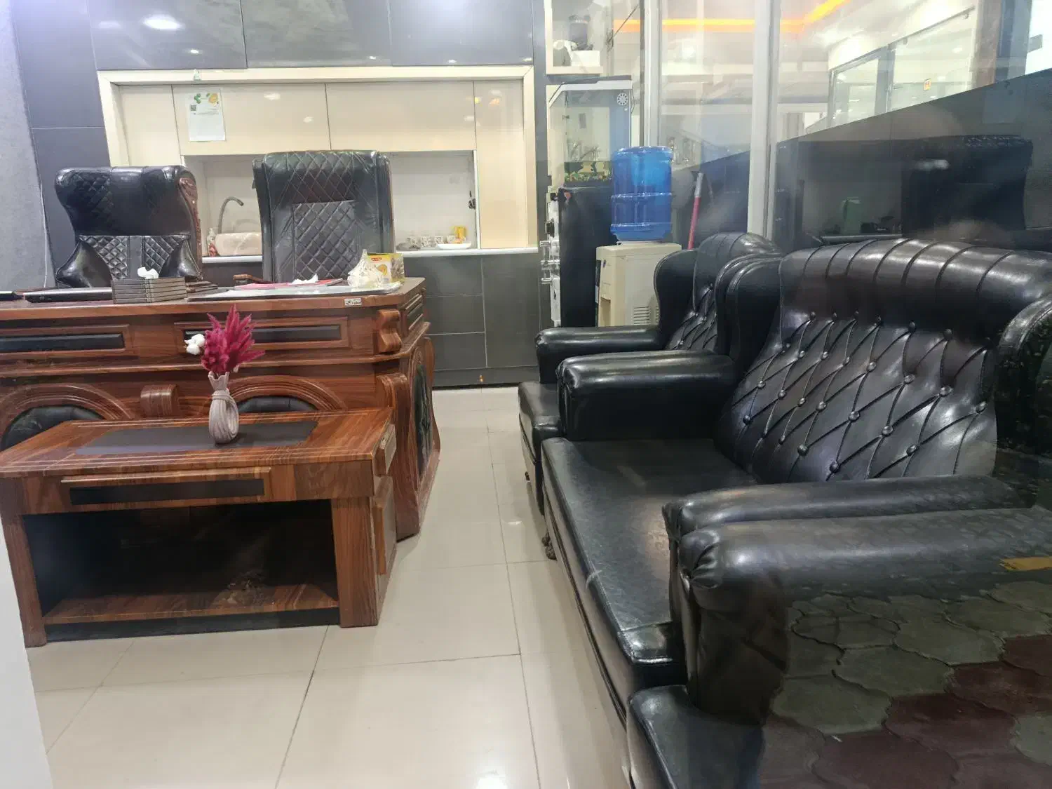 میز و مبل اداری|دفتر کار|فولادشهر, C4|دیوار