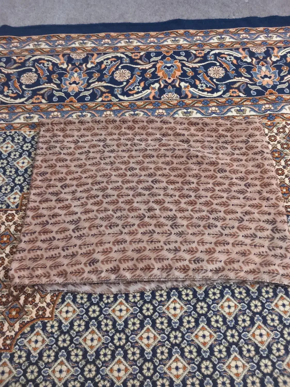 شال درحدنو|لباس|شاهرود, |دیوار