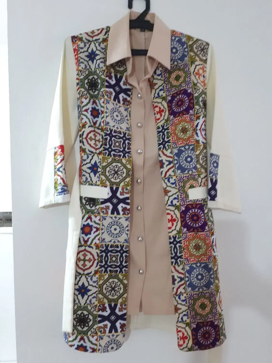 مانتووکاپشن|لباس|تبریز, |دیوار