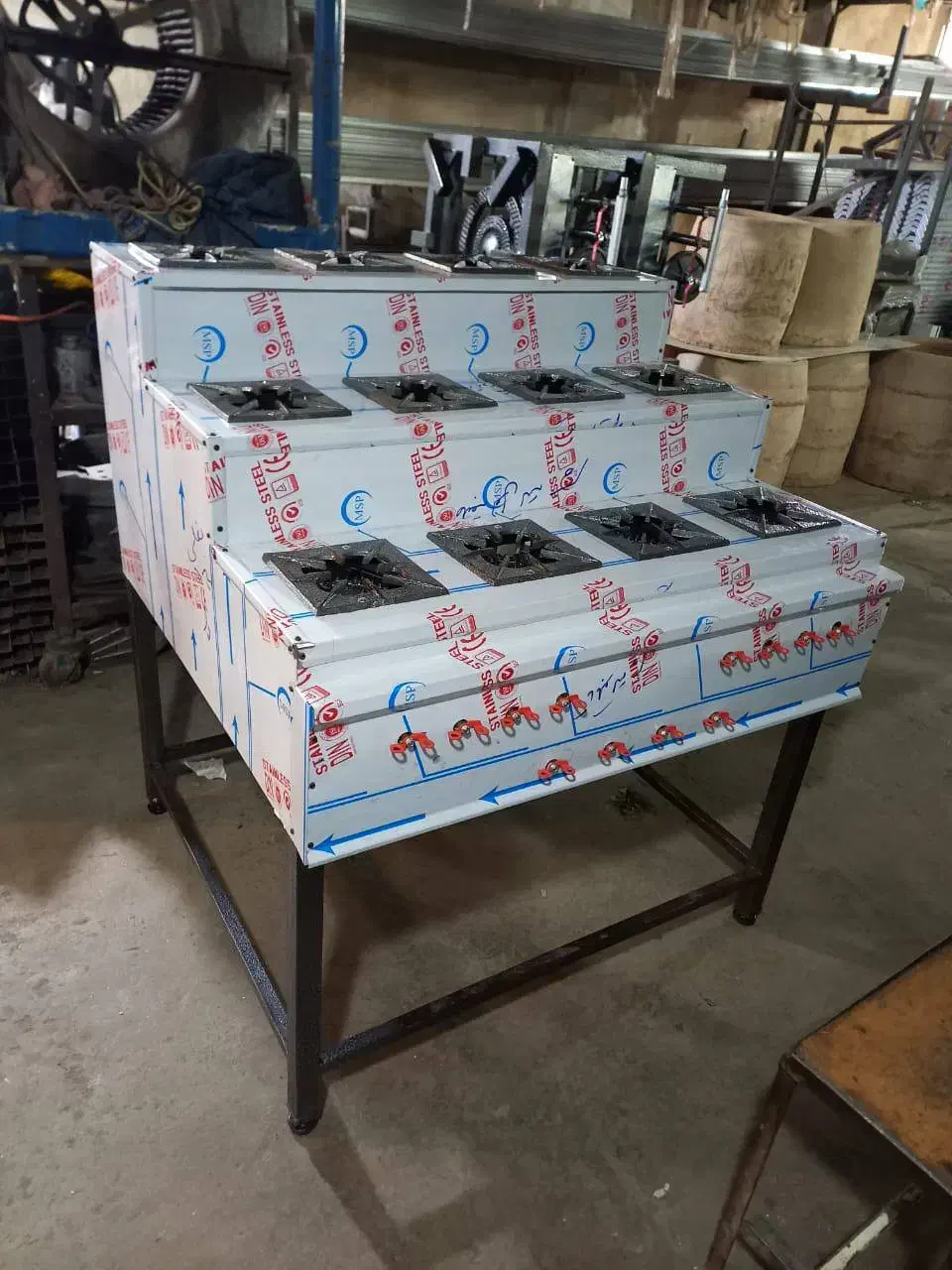 اجاق‌گازصنعتی‌کته‌پز‌خورشتی‌تنور‌سرخکن‌فرچندکاره|اجاق گاز و لوازم برقی پخت‌وپز|تهران, سیروس|دیوار