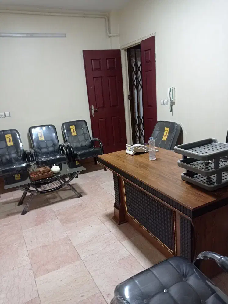 وسایل اداری و میز صندلی اداری فروش فوری|دفتر کار|قزوین, |دیوار