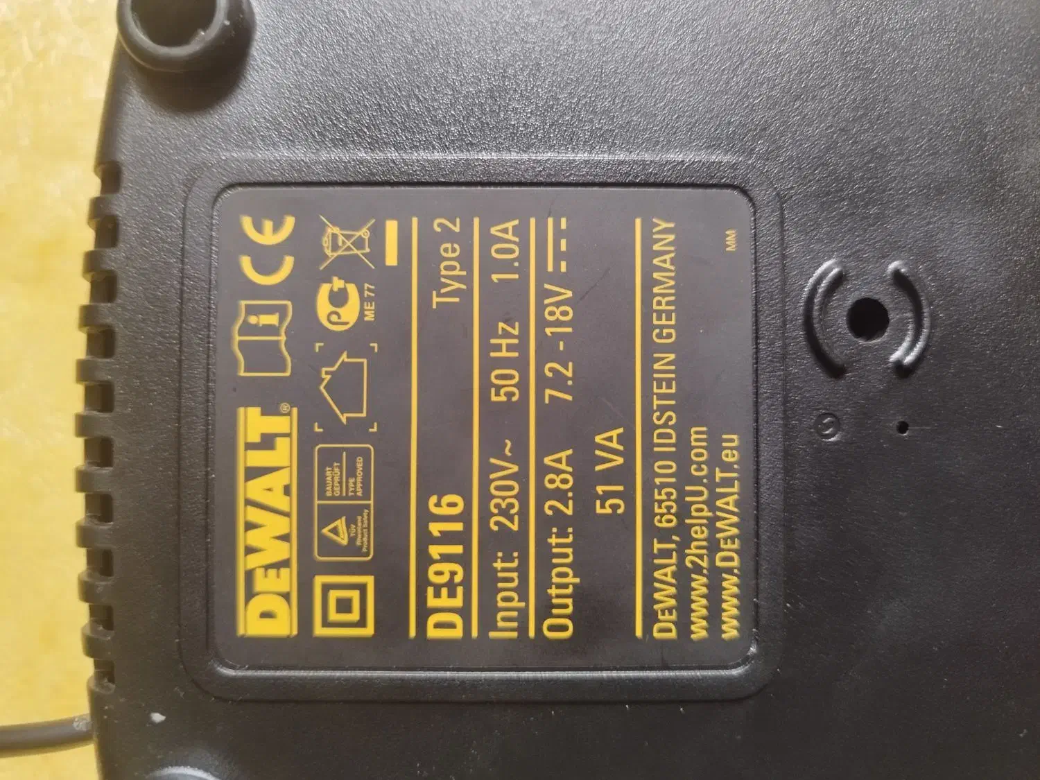 باطری وشارژر دیوالت|ابزارآلات|شیراز, لاله|دیوار