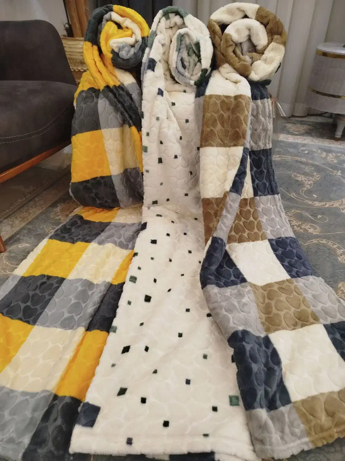 پتو مسافرتی چهار فصل|رختخواب، بالش، پتو|همدان, |دیوار