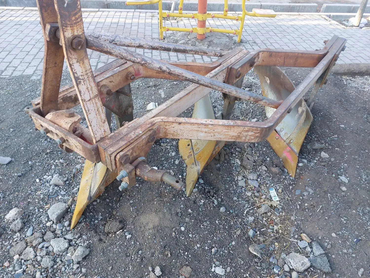 گاوآهن|ماشین‌آلات صنعتی|باخزر, |دیوار