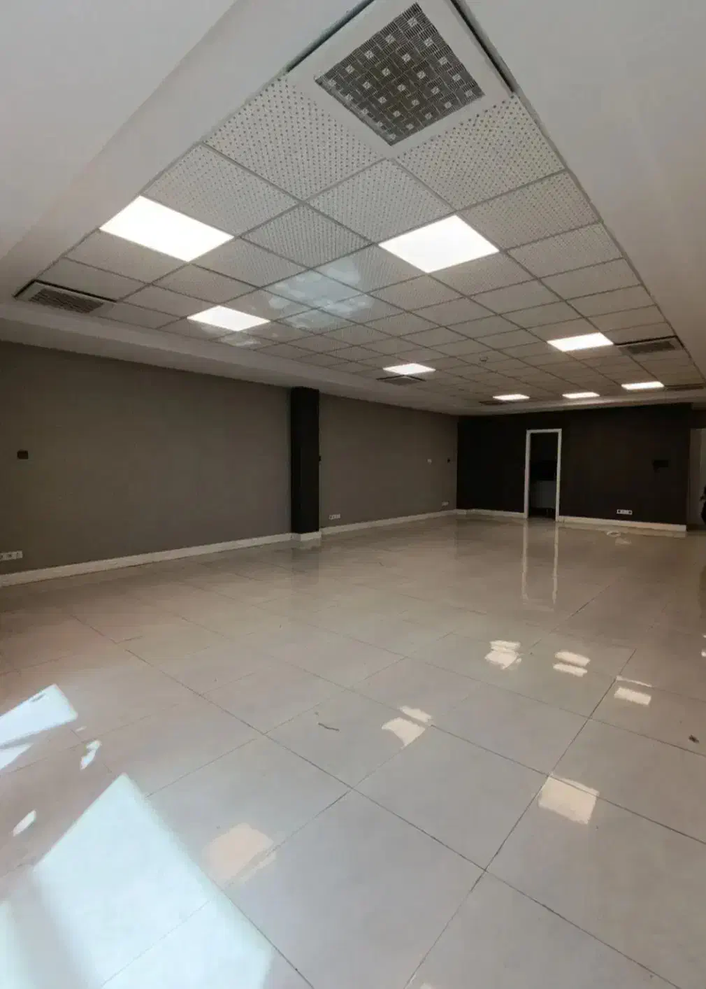 ۶۸متر سند اداری / تابلوخور / بر اصلی فردوس شرق|اجارهٔ دفتر کار، اتاق اداری، مطب|تهران, فردوس|دیوار